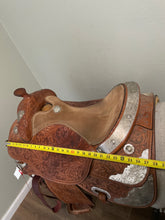 Load image into Gallery viewer, 17” Showman Western Saddle