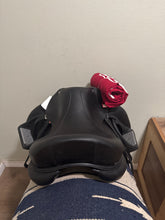 Load image into Gallery viewer, 17” Blk CWD Monoflap SE08 Dressage Saddle 2014