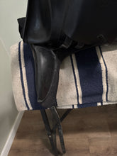 Load image into Gallery viewer, 17.5” Mac Rider Monoflap Dressage Saddle
