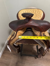 Load image into Gallery viewer, 14” Round Skirt Western Saddle