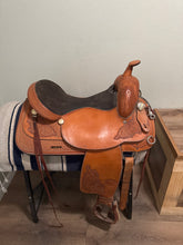 Load image into Gallery viewer, 17” Herford Flex Tree Western Saddle