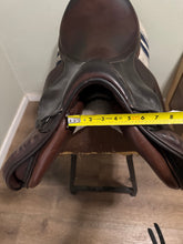 Load image into Gallery viewer, 17” Equiline Jump Saddle
