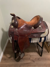 Load image into Gallery viewer, 16” Circle Y Equitation Western Saddle