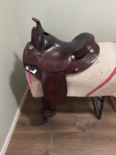 Load image into Gallery viewer, 15” Circle Y Equitation Western Arabian Saddle
