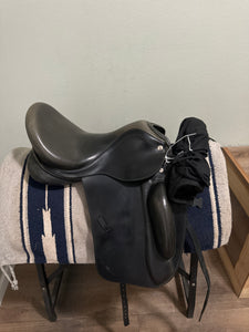 16” M Toulouse Dressage Saddle