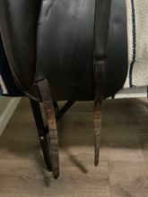 Load image into Gallery viewer, 18.5” Prestige Dressage Saddle