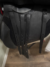 Load image into Gallery viewer, 19” Reactor Pannel VSD Summit Dressage Saddle
