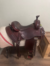 Load image into Gallery viewer, 17” Cashel Trail Saddle