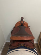 Load image into Gallery viewer, 16” Western Saddle