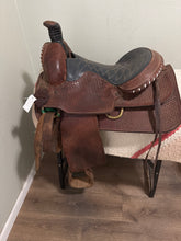 Load image into Gallery viewer, 16” Western Roping Saddle