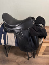 Load image into Gallery viewer, 17.5” Mac Rider Monoflap Dressage Saddle