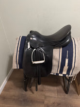 Load image into Gallery viewer, 17.5” Karl Nuerdersuss Dressage Saddle