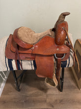 Load image into Gallery viewer, 15” Roping Western Saddle