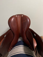 Load image into Gallery viewer, 17.5 Antares 2005 English Saddle