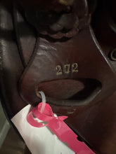 Load image into Gallery viewer, 15” Sharon Saares Endurance Saddle