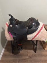 Load image into Gallery viewer, 15” Round Skirt Western Saddle