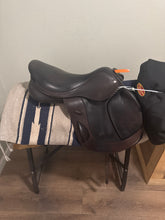 Load image into Gallery viewer, 17.5” Custom Monte Carlo Monoflap Jump Saddle