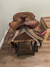 Load image into Gallery viewer, 15” Western Saddle