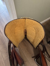 Load image into Gallery viewer, 15” Dakota Barrel Saddle