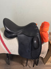 Load image into Gallery viewer, 17.5” JRD Custom Dressage Saddle