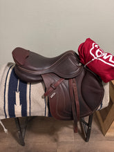 Load image into Gallery viewer, 17.5” CWD 2022 SE3 Jump Saddle