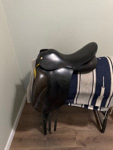 18” Rembrandt Dressage Saddle