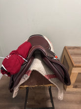 Load image into Gallery viewer, 17" CWD 2GS 2023 Jump Saddle