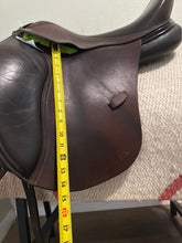 Load image into Gallery viewer, 18.5” Adam Ellis Dressage Saddle