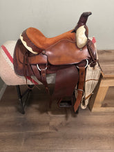 Load image into Gallery viewer, 16” Southern Roping Saddle