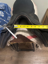 Load image into Gallery viewer, 17.5" Stubben Dressage Saddle