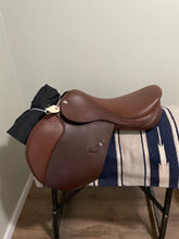 Load image into Gallery viewer, 18” Duett English Saddle