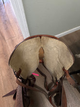 Load image into Gallery viewer, 15” Bona Allen Western Saddle