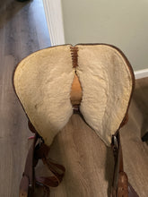 Load image into Gallery viewer, 15” Western Saddle