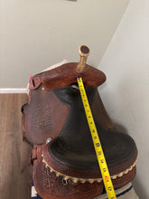 Load image into Gallery viewer, 15” Scott Thomas Trophy Western Barrel Saddle