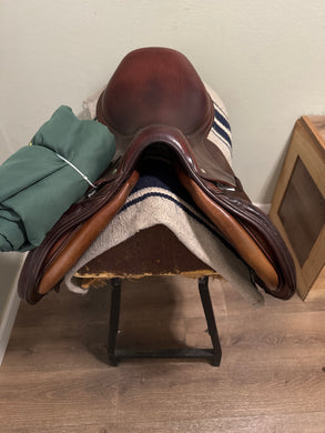 17.5” Devoucoux Biarritz 2A Jump Saddle