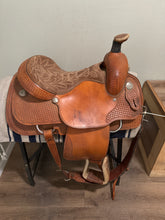 Load image into Gallery viewer, 16” Saddle King Ranch Western Saddle