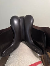 Load image into Gallery viewer, 18.5” Adam Ellis Dressage Saddle