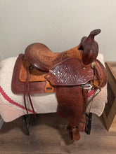 Load image into Gallery viewer, 15” Lee's Feed Western Saddle