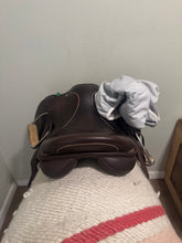 Load image into Gallery viewer, 16.5 Loxley Bliss English Saddle