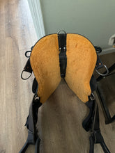 Load image into Gallery viewer, 15.5” High Horse Western Saddle