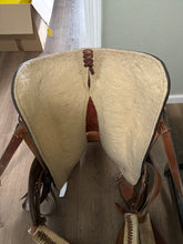 Load image into Gallery viewer, 16” Saddle King Ranch Western Saddle