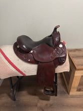 Load image into Gallery viewer, 15” Circle Y Equitation Western Arabian Saddle