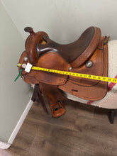 Load image into Gallery viewer, 16” Crates Reiner