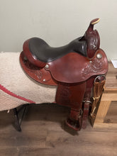 Load image into Gallery viewer, 16.5 Circle Y Arabian Equitation Saddle