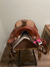 Load image into Gallery viewer, 15” Roping Saddle