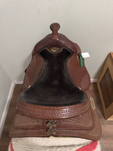 Load image into Gallery viewer, 16” Dakota Reiner Western Saddle