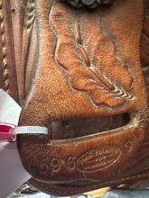 Load image into Gallery viewer, 15” MacPherson Equitation Western Saddle