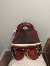 Load image into Gallery viewer, 15.5” Sharon Saares Endurance Saddle