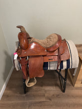 Load image into Gallery viewer, 15” Roping Western Saddle