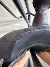 Load image into Gallery viewer, 16.5” Abetta Hybrid Western Saddle